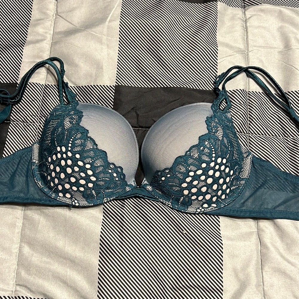 Victoria’s Secret push up bra